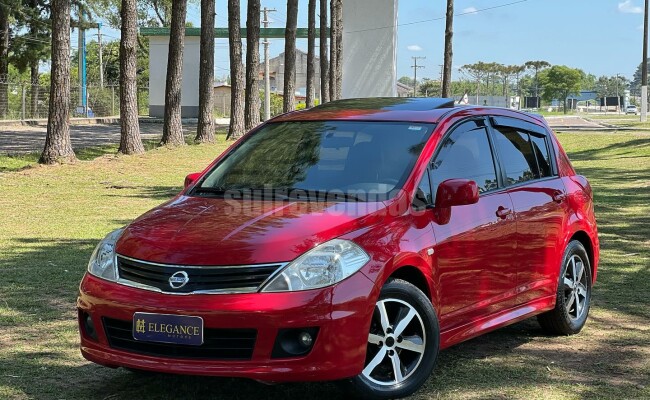 NISSAN TIIDA