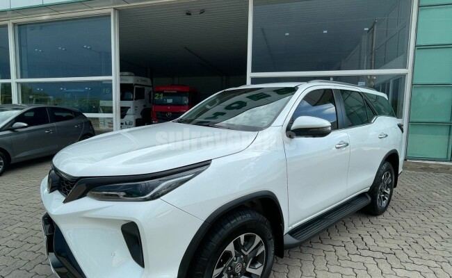 TOYOTA HILUX SW4