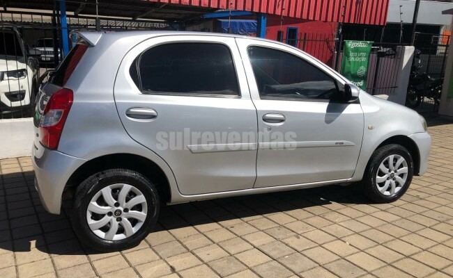 TOYOTA ETIOS 2015