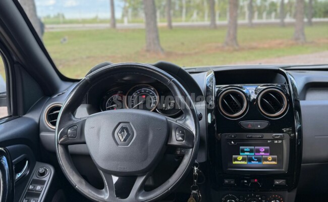 RENAULT DUSTER