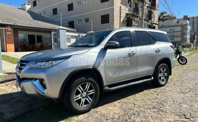 Toyota HILUX 2019