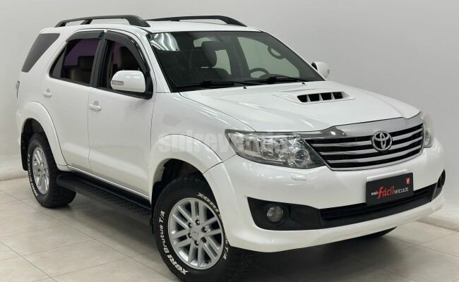 toyota hilux sw4 srv d4-d 4x4 3.0 tdi dies aut