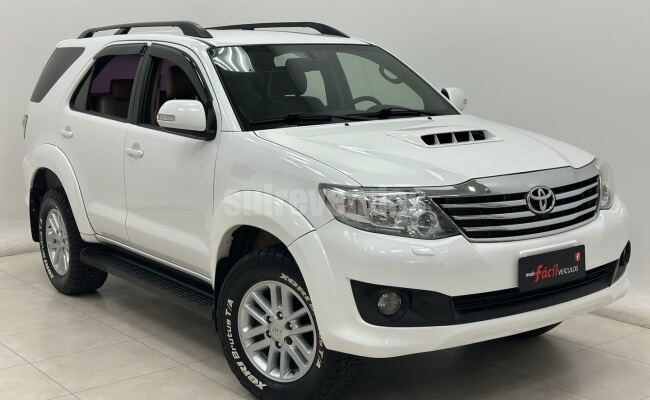 Toyota hilux sw4 srv d4-d 4x4 3.0 tdi dies aut