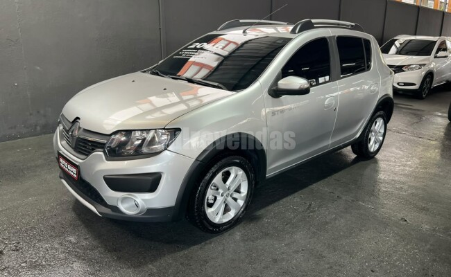 Renault SANDERO