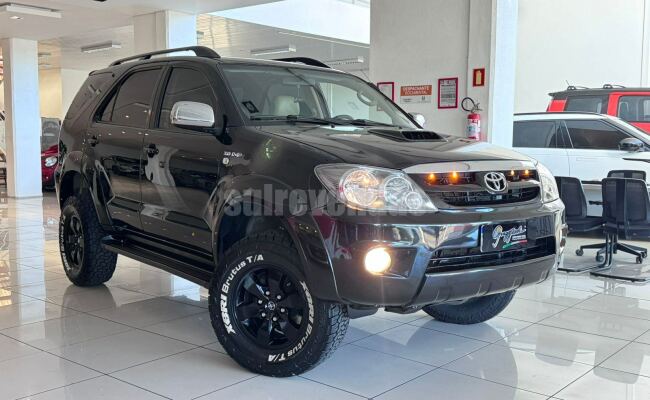 TOYOTA HILUX SW4