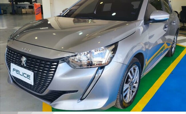 PEUGEOT 208