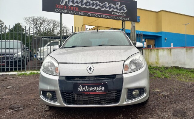 Renault SANDERO 2012