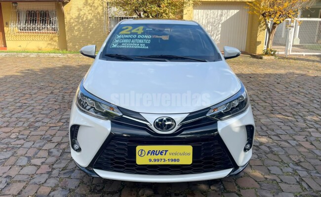 Toyota YARIS 2024