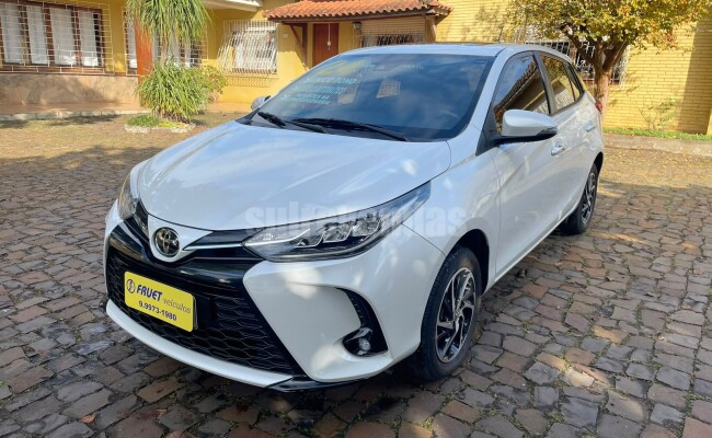 Toyota YARIS 2024
