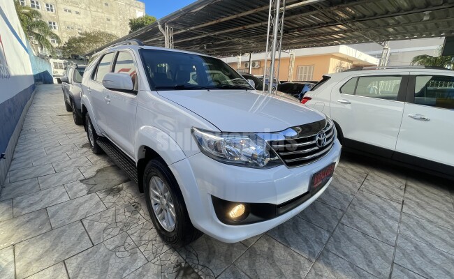 Toyota HILUX 2015