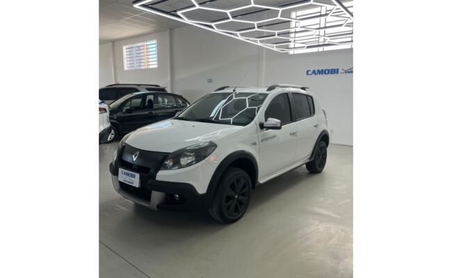 Renault SANDERO 2013