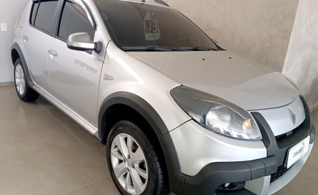 Renault SANDERO 2013